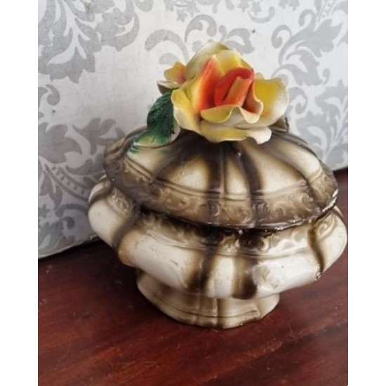 Διακοσμητική φοντανιέρα με καπάκι Granny's 118143