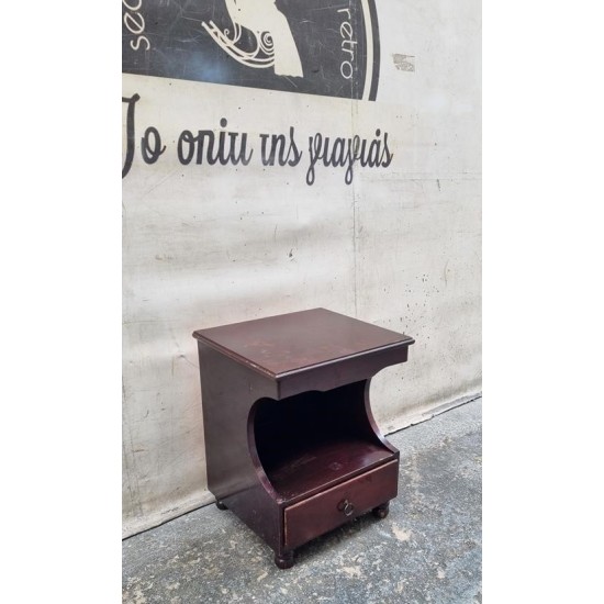 Κομοδίνο εποχής Granny's 112371