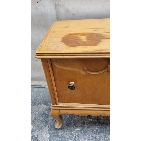 Κλασικό κομοδίνο Granny's 103250