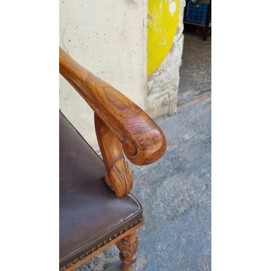 Καρέκλα με σκαλιστά πόδια Granny's 102776