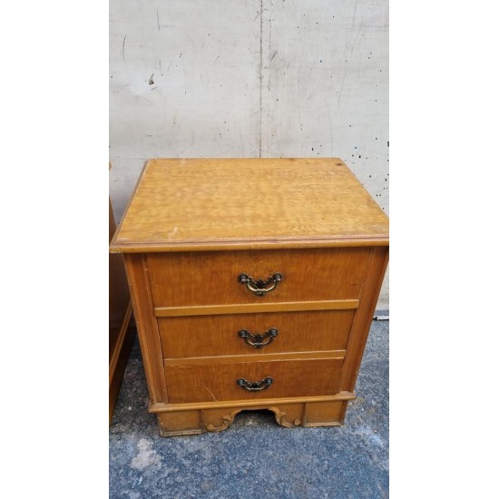 Κομοδίνο ξύλινο Granny's  100058