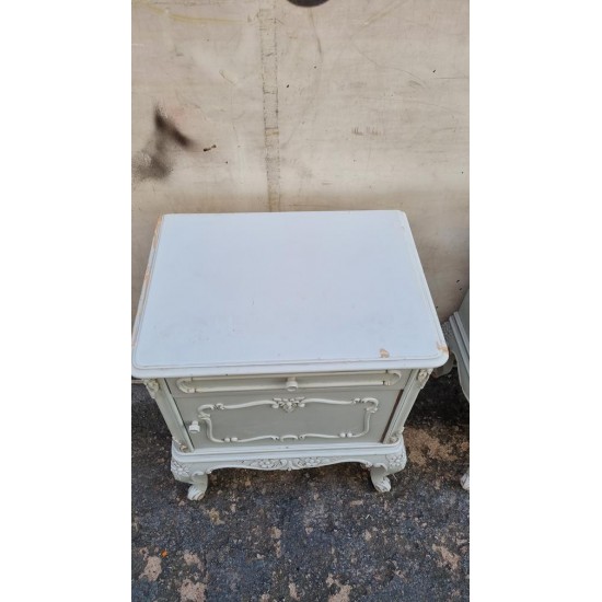 Κομοδίνο με anglais πόδια Granny's 103364