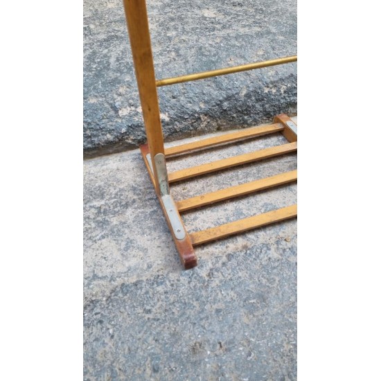 Επιδαπέδια κρεμάστρα Granny's 195933