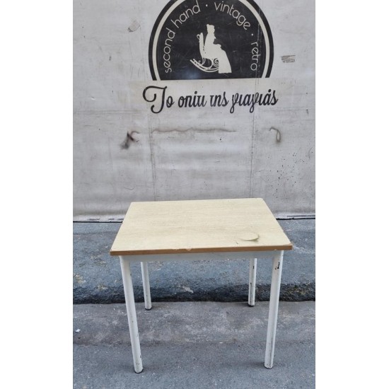 Τραπέζι με μεταλλικά πόδια Granny's 110065