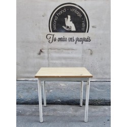 Τραπέζι με μεταλλικά πόδια Granny's 110065