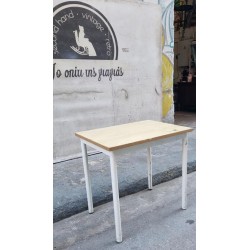 Τραπέζι με μεταλλικά πόδια Granny's 110065