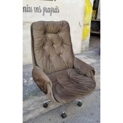 Πολυθρόνα περιστρεφόμενη Granny's 102157