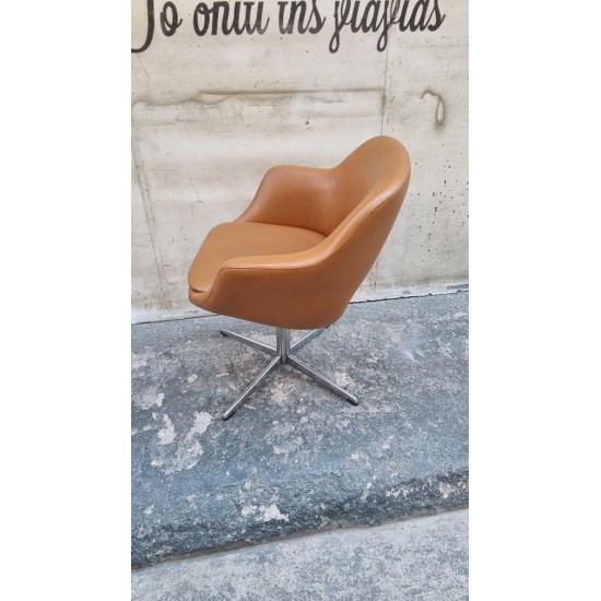 Καρεκλοπολυθρόνα Mid-Century Granny's 110753