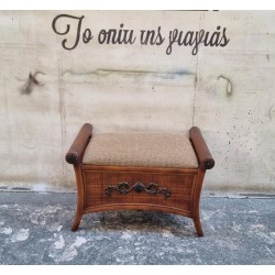  Σκαμπό με σκαλιστές λεπτομέρειες   Granny's 116622