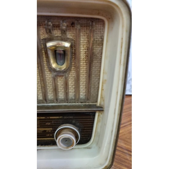 Παλιό ράδιο Telefunken Granny's 118422