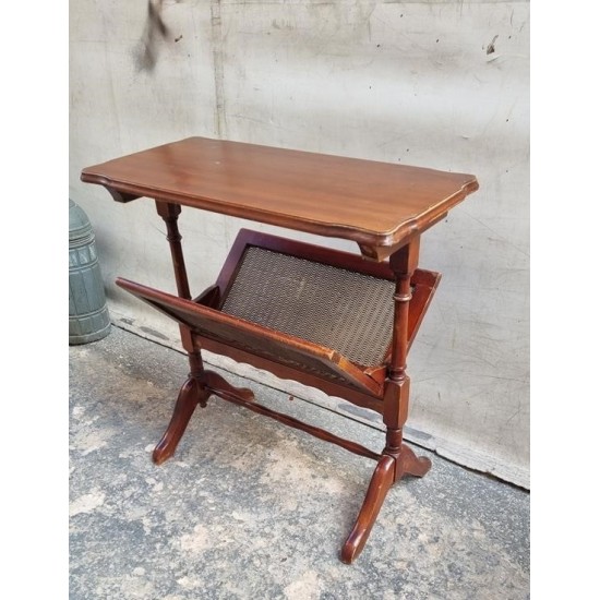 Βοηθητικό τραπεζάκι με θήκη για περιοδικά Granny's 116881