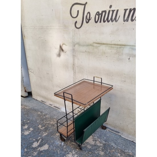 Βοηθητικό τραπεζάκι με θήκη για περιοδικά Granny's 109546